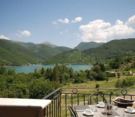 Tassido Coda Resort Scanno Chambre photo